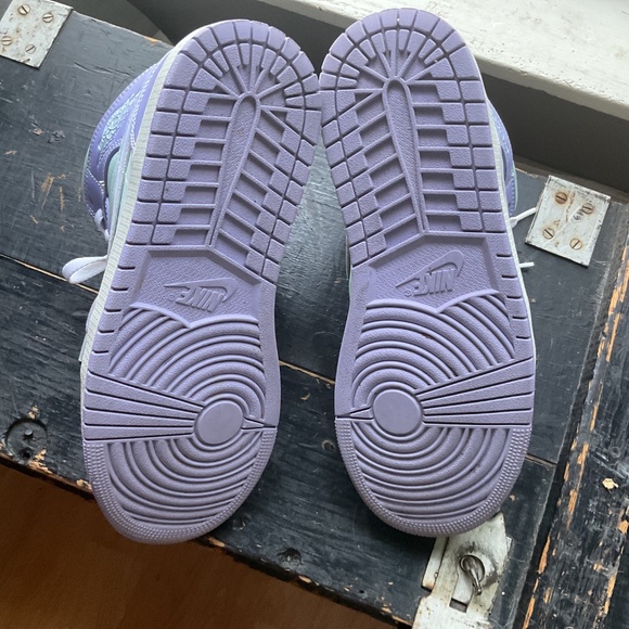 Turquoise/Lavender Air Jordans - Picture 7 of 14